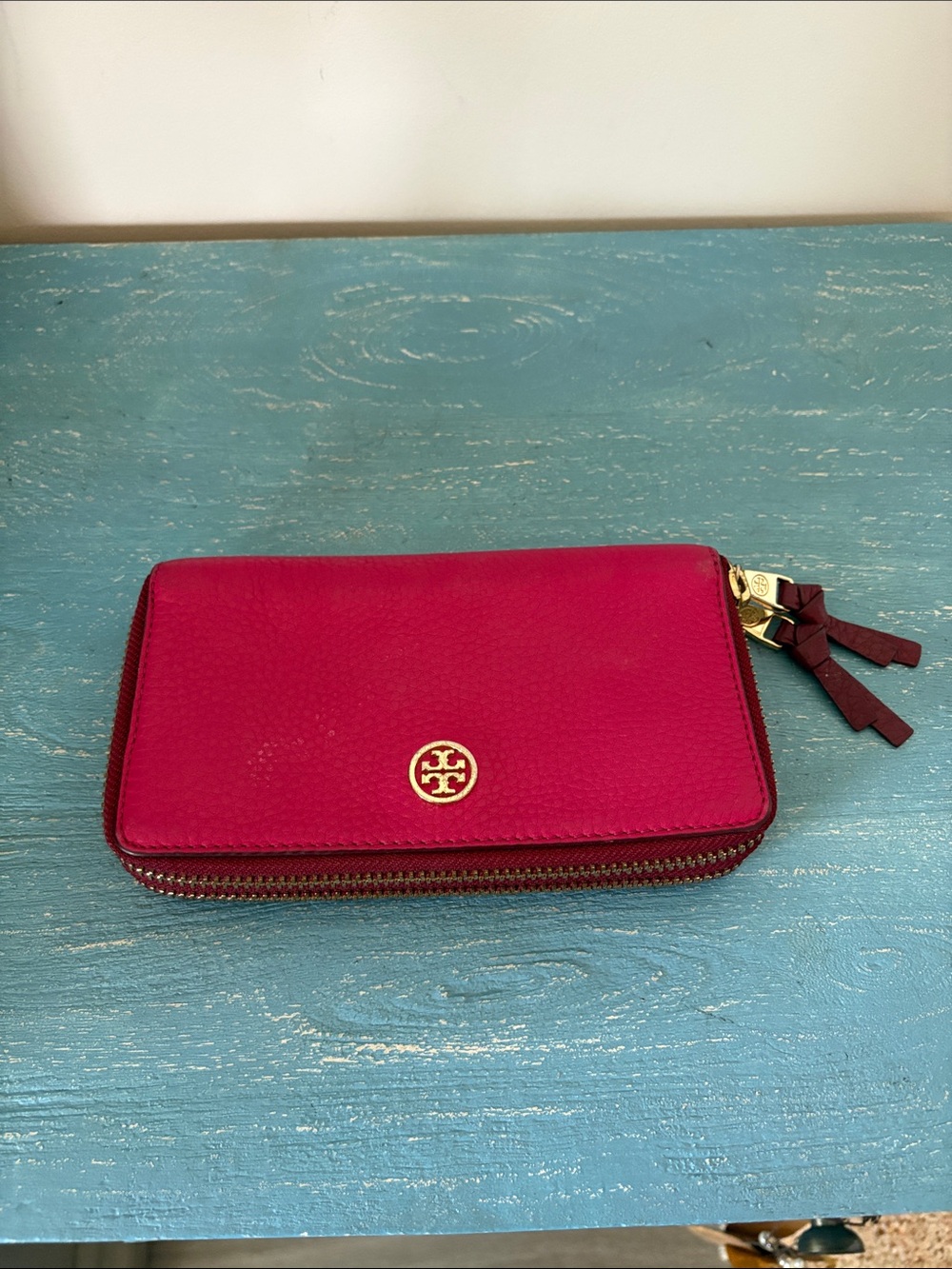 Fair condition Tory Burch wallet - Picture 1 of 11